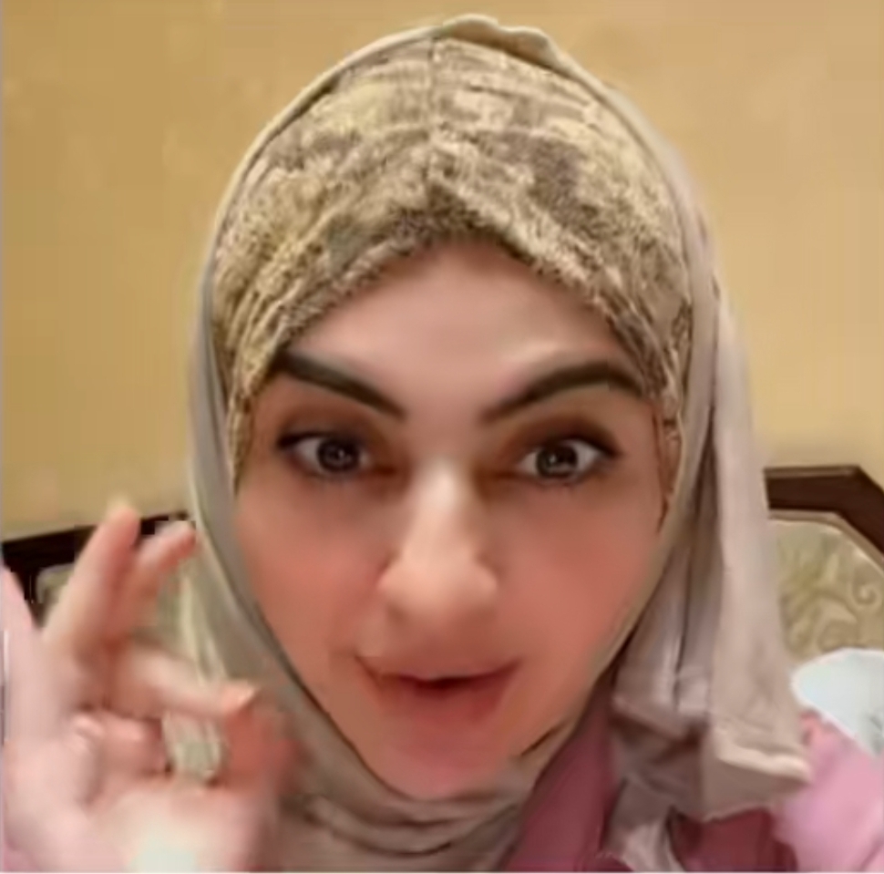 9bll1x's tweet photo. اميرة الناصر ترد زوجها السابق مشعل: 

سرقت ذهبي ورحت تتزوج فيها يارخمه انت مو رجال ❗🤯 https://t.co/6uXGz9JKWL
