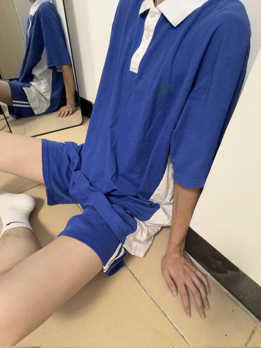 txf43838's tweet photo. #深圳校服，随便拍拍 https://t.co/qGzRd71rgz