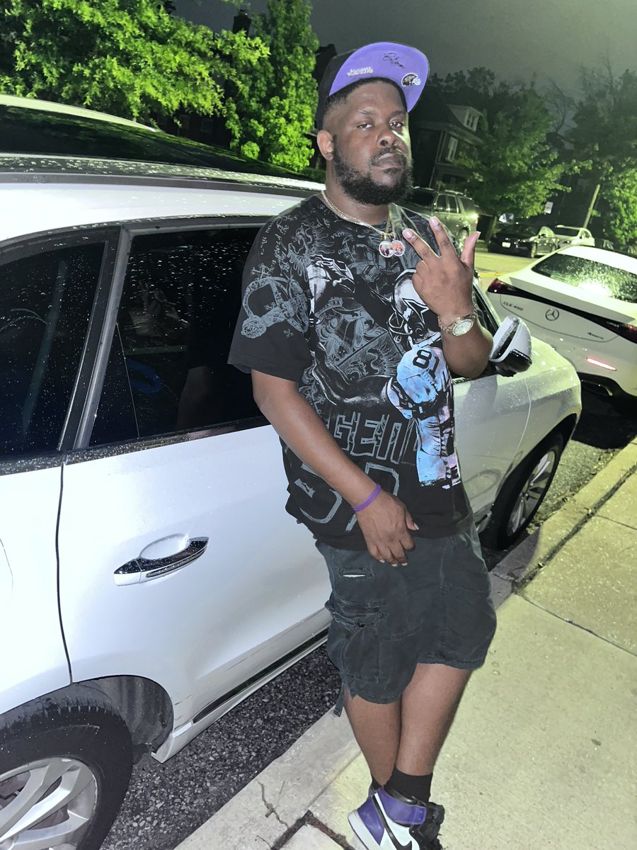 410DSKI's tweet photo. Happy 4th of July everyone i set it off wit the fam n eliminate the goofy 💩 cheers yall 🥃 https://t.co/XaQkOOCzaM