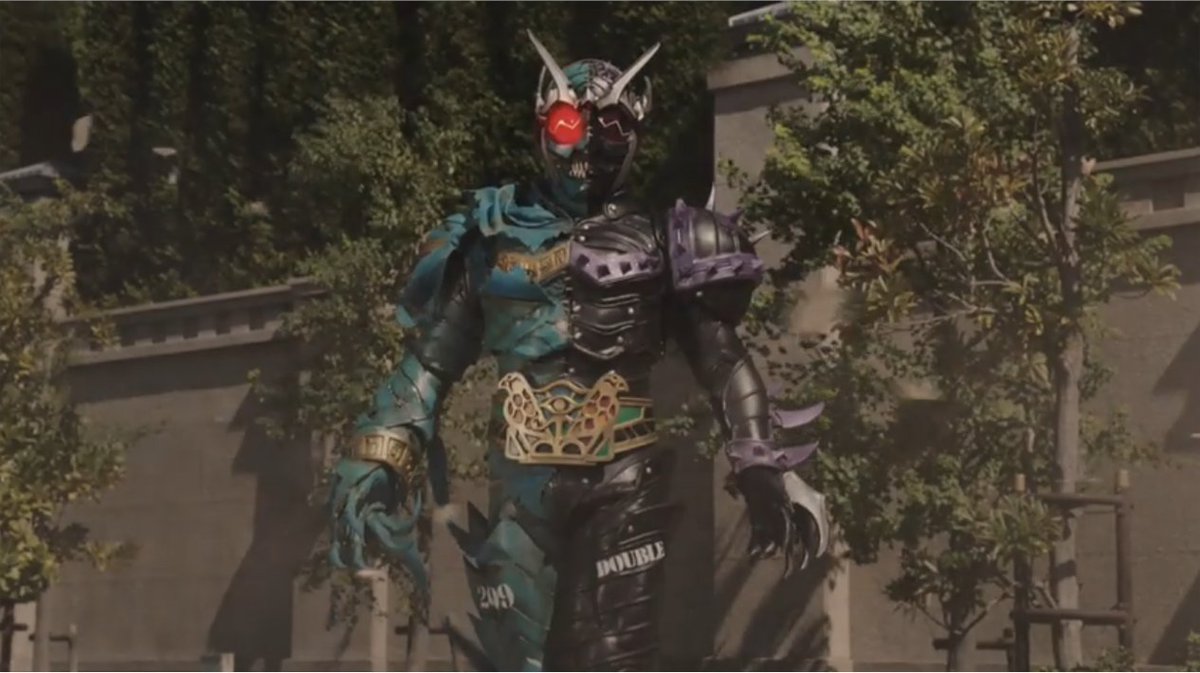 rei0plus_0's tweet photo. アナザーダブル
映画用の敵で変身者も不明ですが
デザインよく出来てて人気ですよね
今見ると霧彦、ときめでのナスカジョーカー感も……

没設定の震災時にライダーに助けてもらえなかった子はエグイですが
翔太郎も事故で両親いなくて、フィリップも本人が事故で……
#平成ジェネレーションズ https://t.co/l0cmwnz7Ox