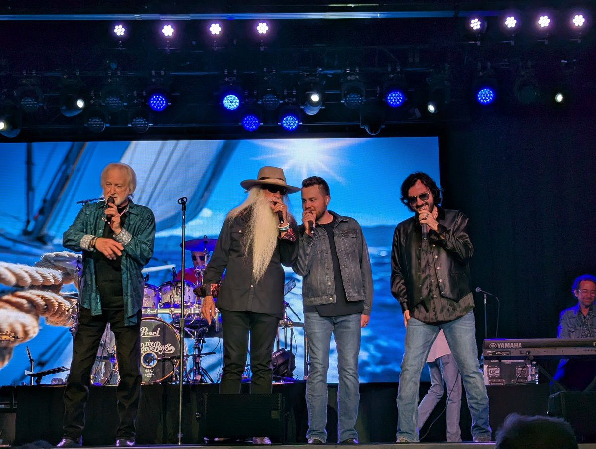 wachob_david's tweet photo. @DuaneAllen32993, @wlgolden, Ben James, Aaron Lee McCune, thank you for such a great show, and making this a special 4th of July. https://t.co/DRsY4QXxiK