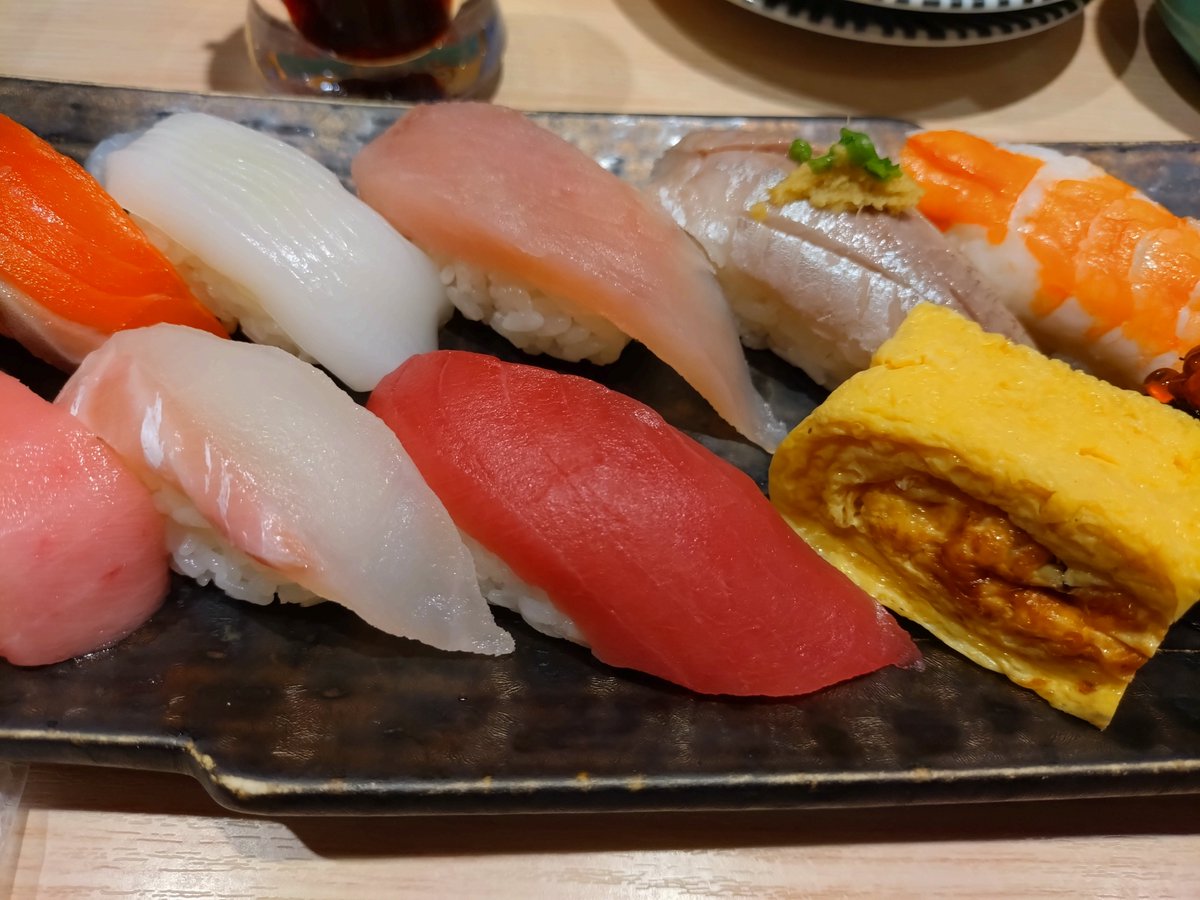 DEEPPOYON's tweet photo. 秋葉原で寿司を食べた。 https://t.co/F3wIhUWxeN