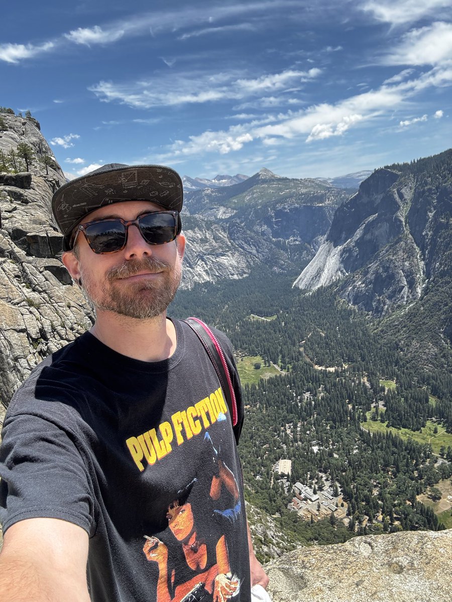 TheBwoffa's tweet photo. Celebrating the 4th by climbing big rocks. USA! USA! USA! 🇺🇸 

(view from the valley, and view from the summit. Upper Yosemite Falls humbled my ahh real quick) https://t.co/1aKVe1Tp8c