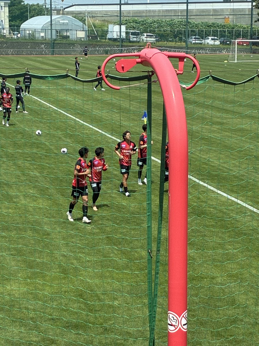 kaito3098g's tweet photo. ユニ迷子なので
宮の沢で実際に観て決めようと
思ったら
もっと迷ったというオチ🌀
（2日連続来た💦）

唐山くん有りだな💡

2か38か43
の3択までは絞った

#consadole 
#コンサドーレ
#髙尾瑠 
#野瀬翔也 
#唐山翔自 https://t.co/Jg28oLTR99