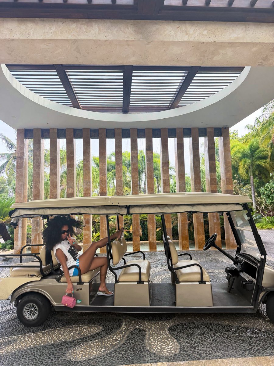 Saweetie's tweet photo. u know the regular… princess treatment 👑 :) https://t.co/YTGmDldLTX