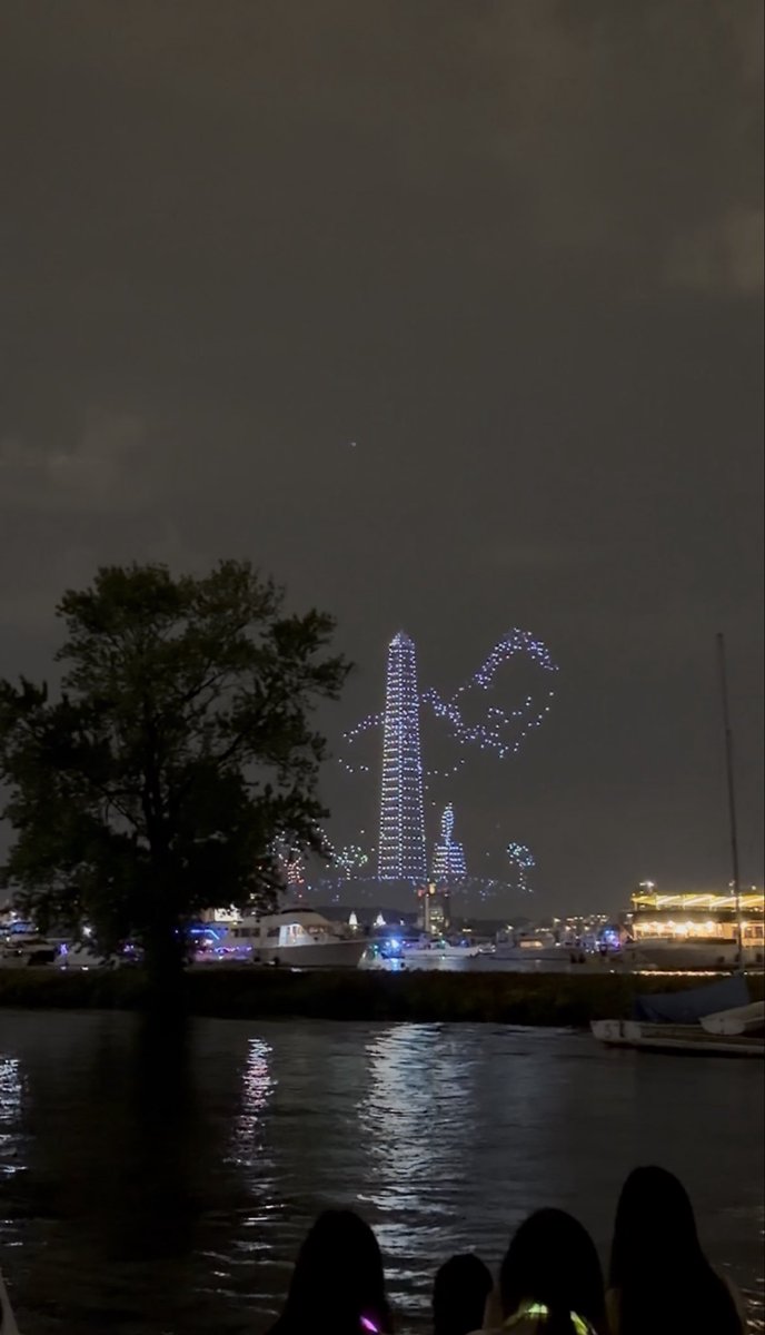 MattMoran86's tweet photo. Happy Fourth Boston! 🇺🇸🎆 The Boston Pops never disappoints, but this year’s celebration was especially fun. An incredible drone show in honor of America’s 250th is a reminder that Boston remains at the heart of our nation’s story. #BostonPops #July4th https://t.co/JzQXu9UgYN
