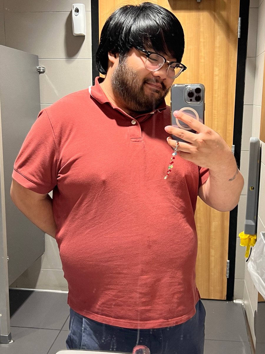 inflabro's tweet photo. Filling out this shirt pretty well! Sushi after ayce kbbq! https://t.co/nCYkfInoUD