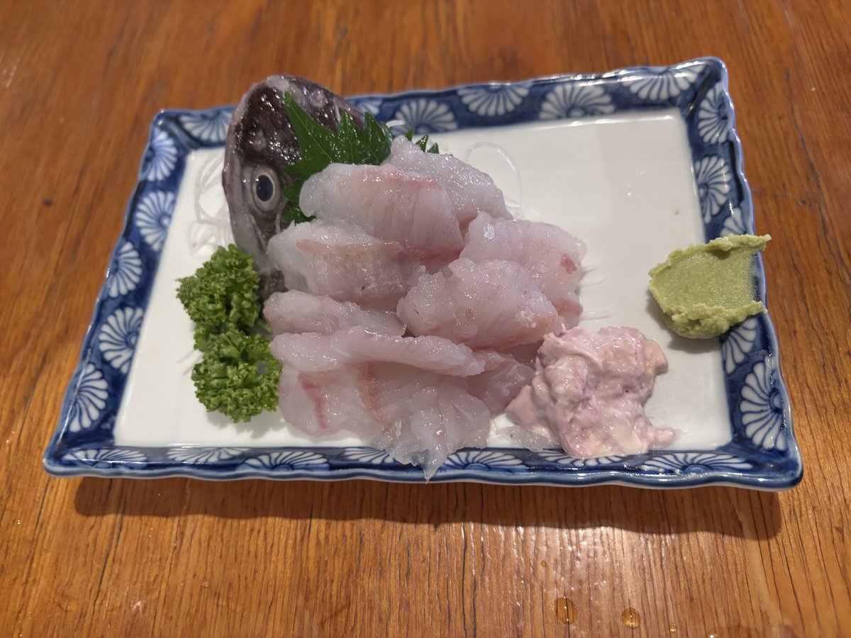 ren_spr_'s tweet photo. 月光仮面発見👀✨
魚さんこは相変わらずの満席
そしてイカ刺しがなかった🦑…
イカとれない函館…
どんこ刺とかカジカ刺とか見かけないお刺身を食す🐟 https://t.co/U4pkMHpCcL