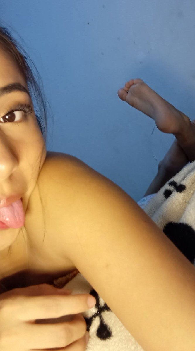 MirwalR86362's tweet photo. #feet #footfetısh #pies #girls https://t.co/aXCqa3qnlY
