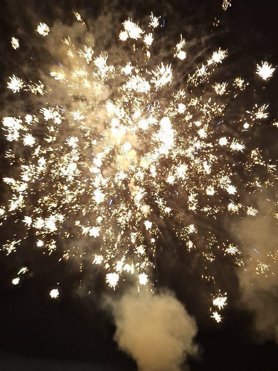 AlyssaPren3's tweet photo. Happy 4th!!! Great firework show!!! https://t.co/qFiiKBkX4D