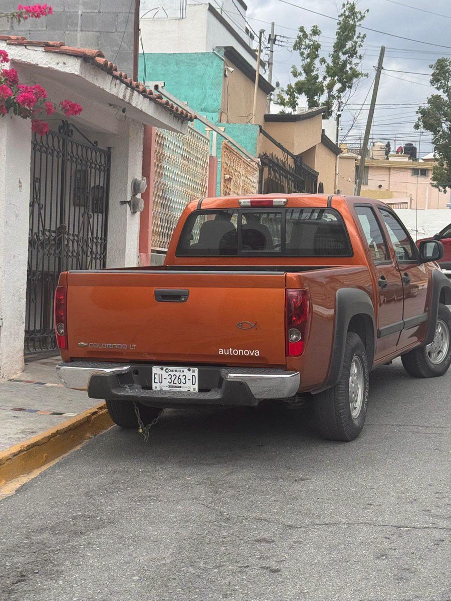 melissavargasmx's tweet photo. Y si hacemos famoso a este enfermo mental que asesina perros por diversión?  Está huyendo de la justicia pero no por mucho tiempo https://t.co/w0K7YxAbyE