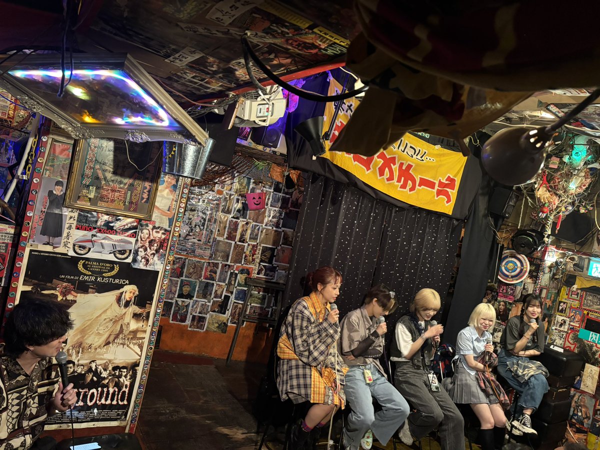 miniaturetora's tweet photo. 久し振りに#ポピエモのトークイベント#ポピトーク！ でBAR GARIGARIにお邪魔してきた
楽しいイベントといつもレトロな空間で美味しいお酒をありがとうございます https://t.co/FvGfadffIx