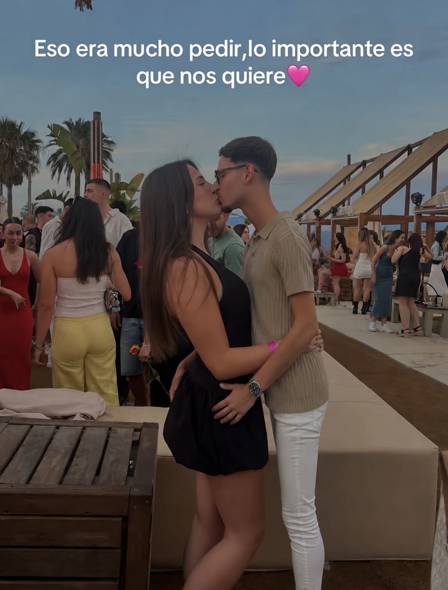 adrifdzzzzzz's tweet photo. el novio es thun thun shaur estoy llorando https://t.co/IfqBZeC9Cf