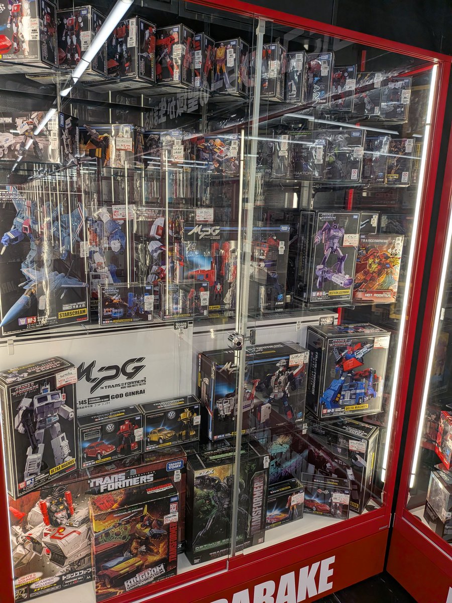 mdk_omiya's tweet photo. トランスフォーマーやダイアクロンをお求めの方はぜひ、まんだらけ大宮へ！　　

#まんだらけ大宮
#大宮ラクーン
#ダイアクロン
#トランスフォーマー https://t.co/vGfsp0aHFb