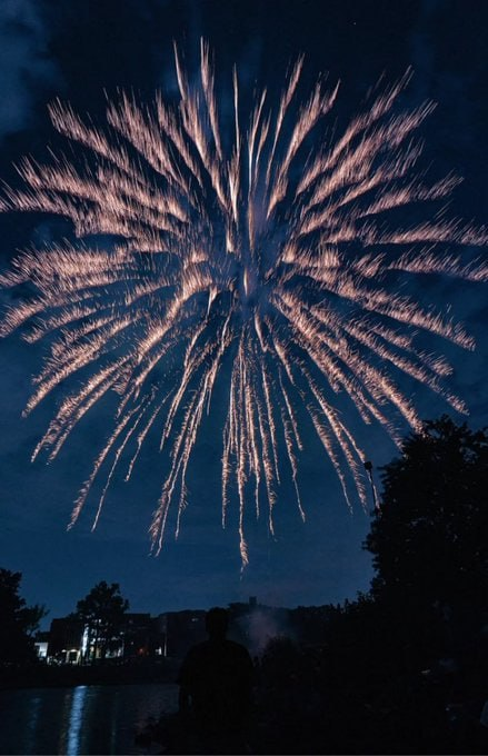 Rydcsxccall's tweet photo. Sparkle like it’s 1776
#Independenceday #fireworks https://t.co/9KGjOEz4Zx