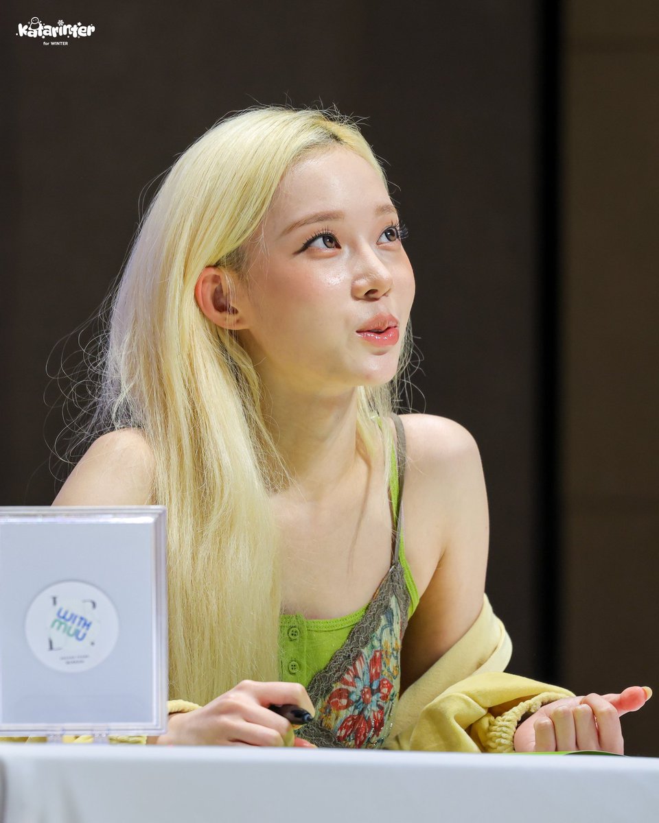 katarinter's tweet photo. 260704 Withmuu Fansign

#에스파 #aespa #민정 #winter #윈터 https://t.co/tRrmlKkryo