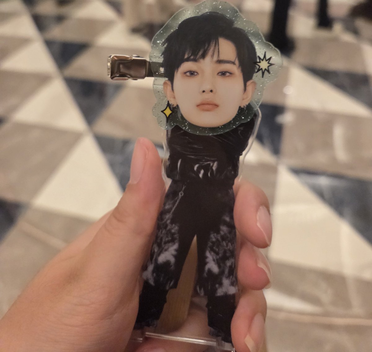 잡쵸 tweet media