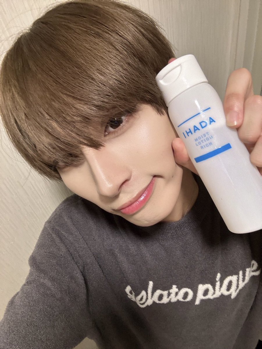 seitarou_yogayo's tweet photo. イハダを頂いてから毎日使わせて頂いてます！
これからも、肌の意識を高め生きていきたいと思います！

イイ肌で会えるのが楽しみです！

PR／テニミュ／イイ肌で会おう
#イイ肌準備中 https://t.co/wqXIJjuqFm