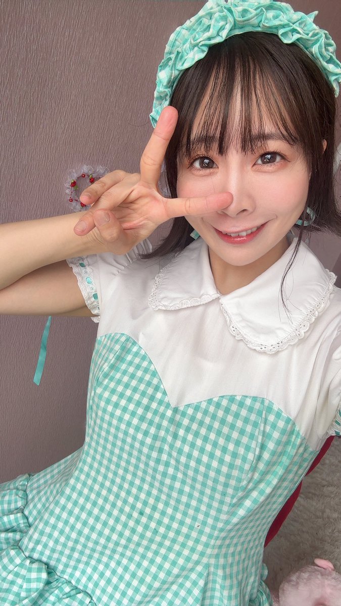 mihawould's tweet photo. 染めた日はすっぴんだったのであげるか悩んでお箱入りしてましたが！遂にアップするタイミングが！
とっても久しぶりに暗髪になりました！！！🫶☺️✨

そして何と本日15時まで高田馬場のスタジオDolceで㊙️ #PMP (ポートレート＆ミュージック・パーティ)に参加させて頂いてます❣️✨️
お試し撮影📸💖リクエスト歌唱🎤💖
できるので、気になる方はぜひDM下さい❣️😉
激レアメイドです！！！