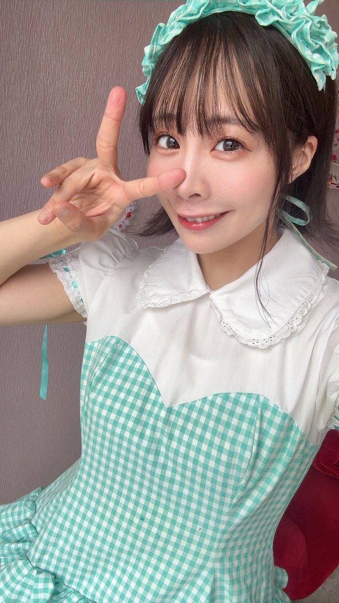 mihawould's tweet photo. 染めた日はすっぴんだったのであげるか悩んでお箱入りしてましたが！遂にアップするタイミングが！
とっても久しぶりに暗髪になりました！！！🫶☺️✨

そして何と本日15時まで高田馬場のスタジオDolceで㊙️ #PMP (ポートレート＆ミュージック・パーティ)に参加させて頂いてます❣️✨️
お試し撮影📸💖リクエスト歌唱🎤💖
できるので、気になる方はぜひDM下さい❣️😉
激レアメイドです！！！