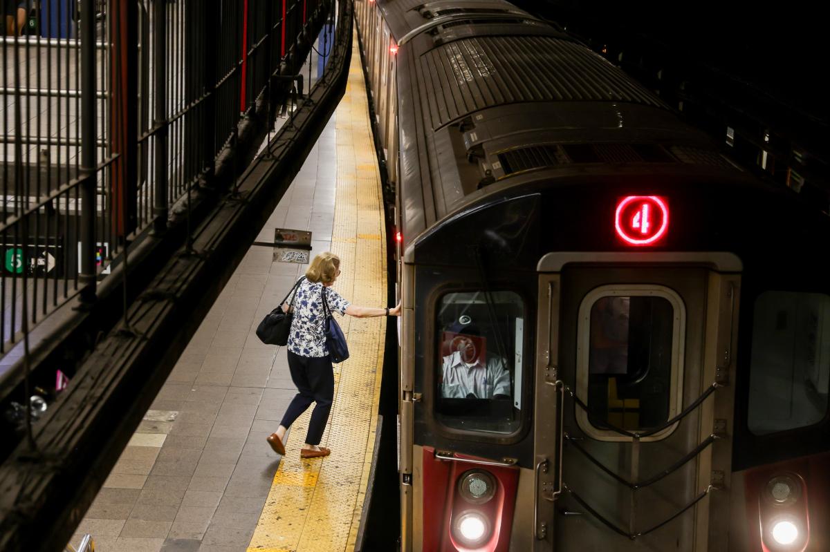 nypmetro's tweet photo. Subway operator injured when tree slams into moving train as it pulled into Yankee Stadium station https://t.co/GgBNr4u572 https://t.co/ODuAUS1lVh