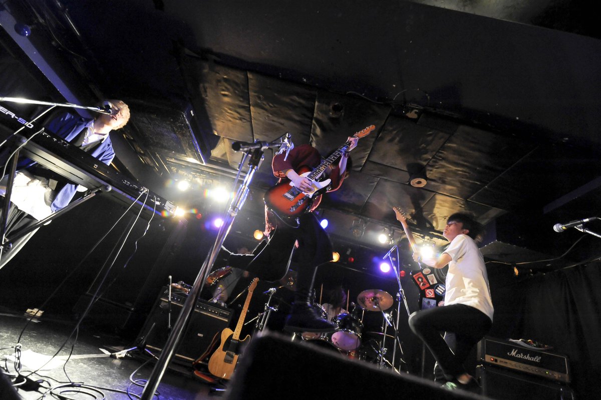 OT14998114's tweet photo. 12年前の今日。

ミセスが初めて開催した「ゼンジン」ライブシリーズ。

そして、あれから12年。

本日、7万人収容の国立競技場史上初となるファンクラブ限定ライブの最終公演を開催します。

昨日の素晴らしいライブに続き、本日は日本全国、そして海外でライブビューイングや生配信も実施されます。

今日は世界中のJAM’Sのみんなと大いに盛り上がりましょう🔥🔥🔥

Mrs. GREEN APPLE
ゼンジン未到とイミュータブル

国立競技場 DAY4
THE FINAL

👩‍🚀👼🍏

#JAMS
#MrsGREENAPPLE
#ゼンジン未到とイミュータブル