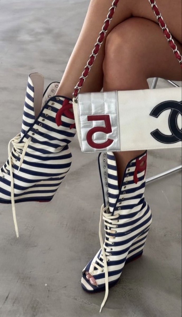 PhaseDiary's tweet photo. Feeling patriotic 🇺🇸 ☆ <3 https://t.co/rEJE4jdyCc
