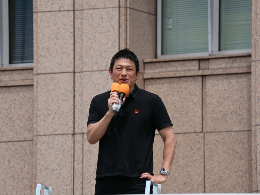jinkamiya's tweet photo. 今日は2回街頭演説をします。
昼は岩手の盛岡でした。

https://t.co/txg8bDwoWv

参政党を含む野党が今、
国会で戦っているわけ。

反グローバリズムと日本人ファーストの政治とは何を目指しているか。

政治に参加するプラットフォームとしての参政党の役割。

などについてお話しました。
また聞いてください。
