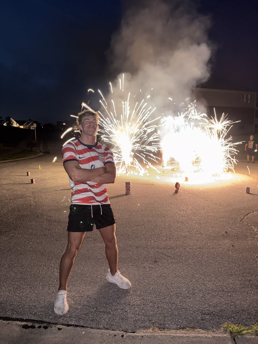 hunternoss_'s tweet photo. #4thofjuly https://t.co/r44n8WHTr4