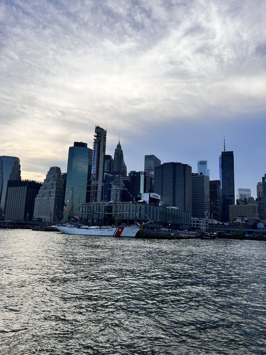 SchadDeb's tweet photo. Fireworks cruise was the way to go… I could not have stood in the heat for hours with my stage of recovery
I am so grateful to be sitting with a breeze!
#JustRecklessEnough
#RapiersReady
#SaveLockwoodAndCo
Lockwood And Co
Portland Row is our home
Just Reckless Enough https://t.co/Dhw98u51H4