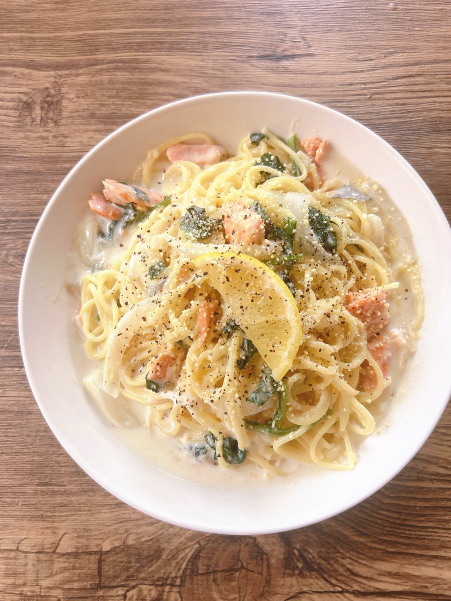 ri0328ko's tweet photo. 今日のお昼は鮭とほうれん草のクリームパスタ🤍 https://t.co/Qft5aqVYGQ
