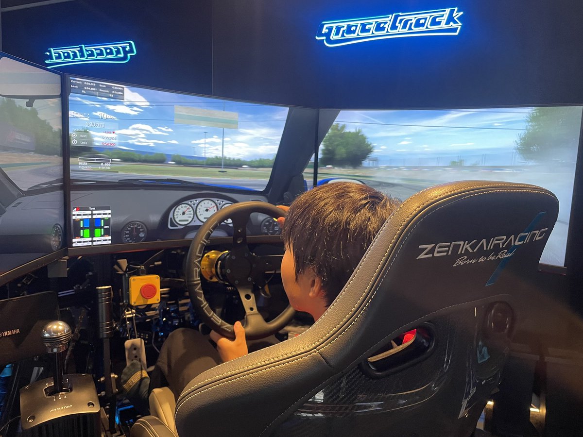 GRST_ZRTokyo's tweet photo. GRACETRACK ZENKAIRACING TOKYO
本日も22:00までオープンです🙌
午前はVITAやドリフトの走行が💨🙏🏻
本日は貸切なく当日予約取りやすいです◎
☎️03-6231-7220までご連絡下さい!
#浅草 #レーシングシミュレーター
#GRACETRACK #ZENKAIRACING https://t.co/jp7d33ReNX