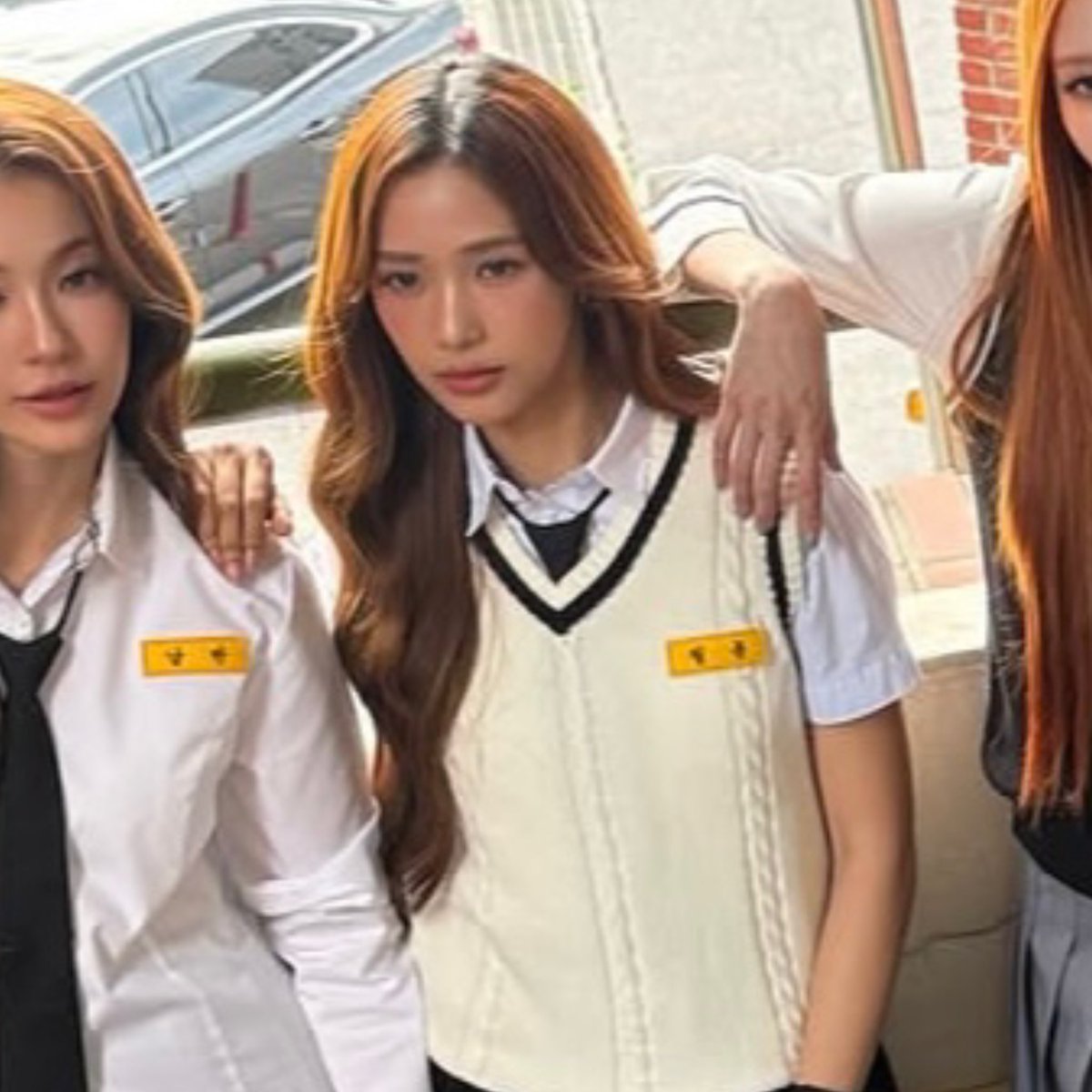 filmdimplesver2's tweet photo. Film looking like the mean rich kid BUT SHE’S SO HOT THAT I WANT HER SO BAD 😩 https://t.co/o5MbjX4xFv