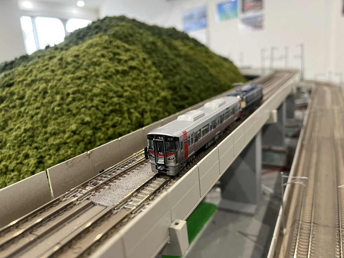 takusan3304's tweet photo. (。´･ω･)ん?呼んだ？
227系0番台1両廃車回送中(？) https://t.co/LabKF0tVRi