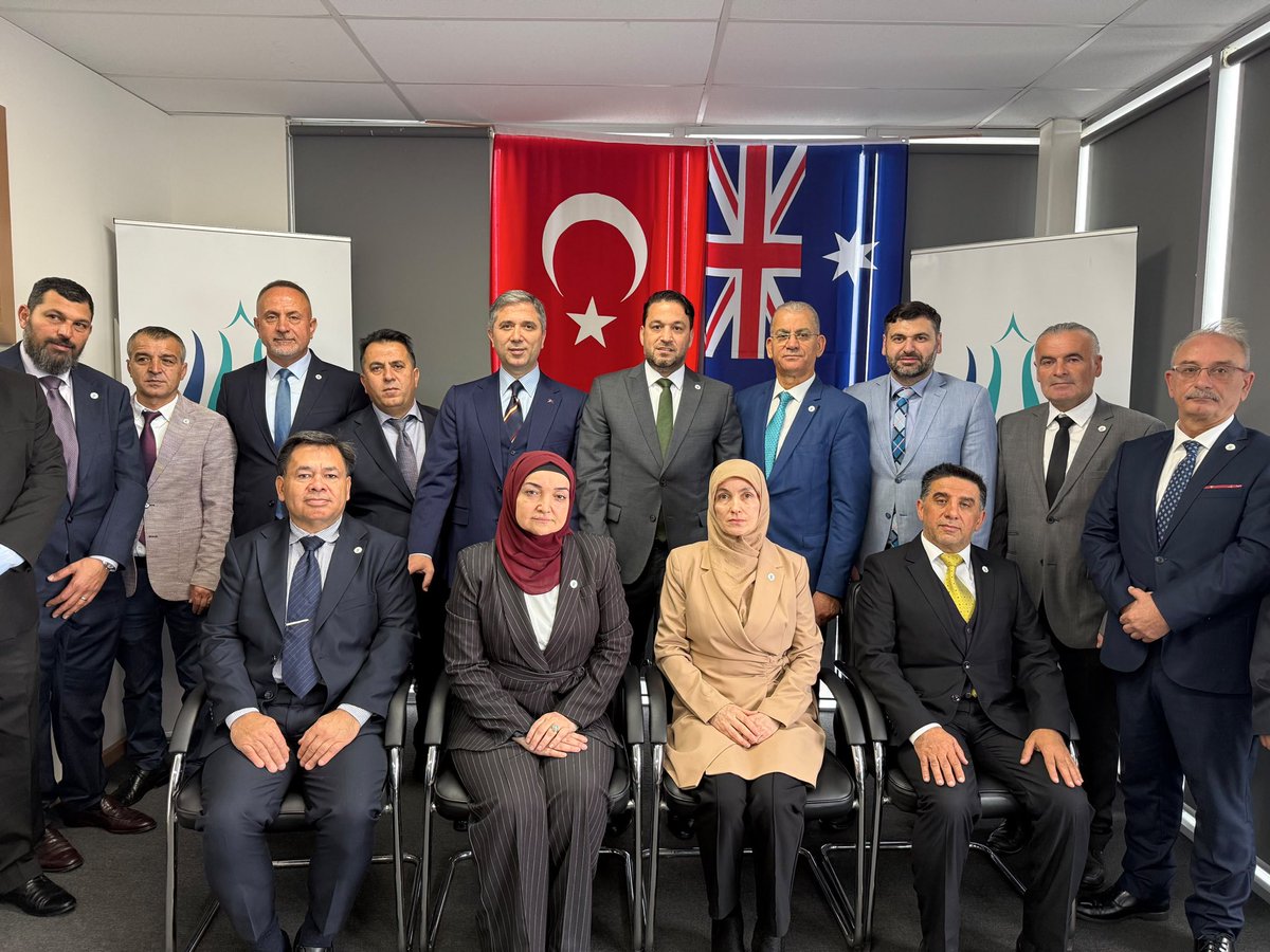 SirakayaZafer's tweet photo. 📍Avustralya 

Avustralya temaslarımız kapsamında, yurt dışı Türk toplumumuzun önemli sivil toplum kuruluşlarından biri olan @U_I_D’nin Melbourne Ofisi’nin açılış programına katıldık. 

Birlik ve beraberliğimizi güçlendiren, vatandaşlarımız arasındaki dayanışmayı pekiştiren her sivil toplum girişimini kıymetli görüyor; @U_I_D’nin Melbourne ofisinin hayırlı hizmetlere vesile olmasını diliyorum.