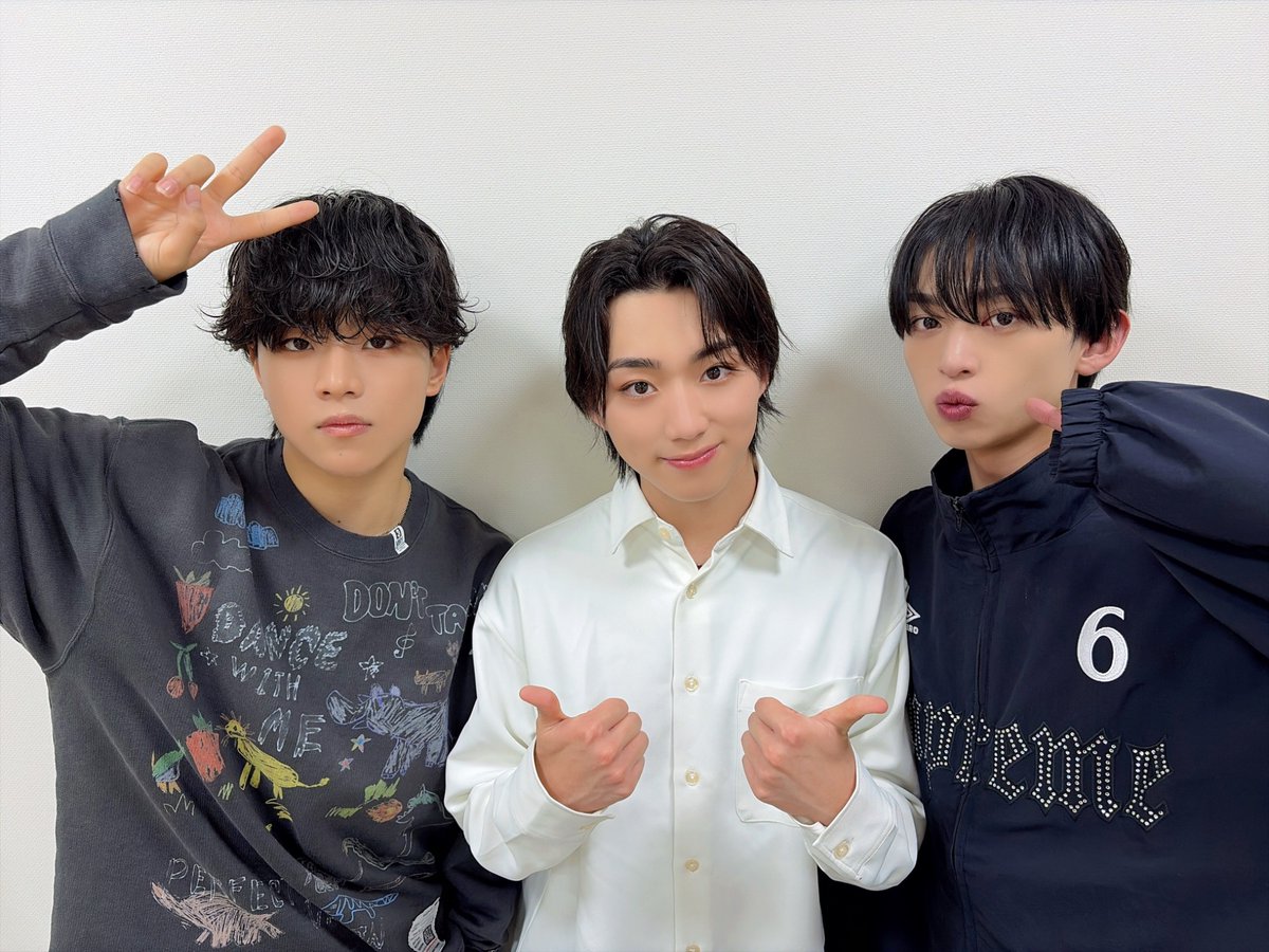 fmosaka851's tweet photo. 🪅Lienelのラキネルパーティー🪅
🕰️7/5(日)20:30〜21:00 #40
🗣️#近藤駿太 #森田璃空 #武田創世 @Lienel_official

#ラキネル 💙🩷🧡

『しゅんそせだっこ☆璃空』

📮https://t.co/irsffKcrVb

📻https://t.co/aUWnf9byLo

#Lienel #FM大阪 https://t.co/WCXwMEFhDa