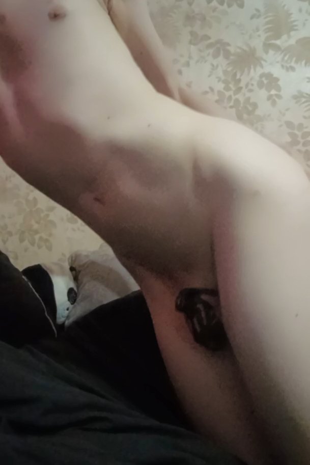 BlackedUa's tweet photo. I really need you to show me my place, because of the loser  white boy i am. #femboy https://t.co/EDH2KjdGFo