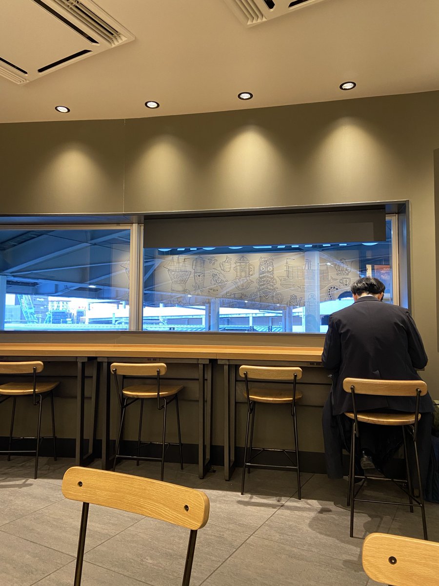 manamincoffee's tweet photo. 高松駅のスタバ https://t.co/y0mxDRvsgo