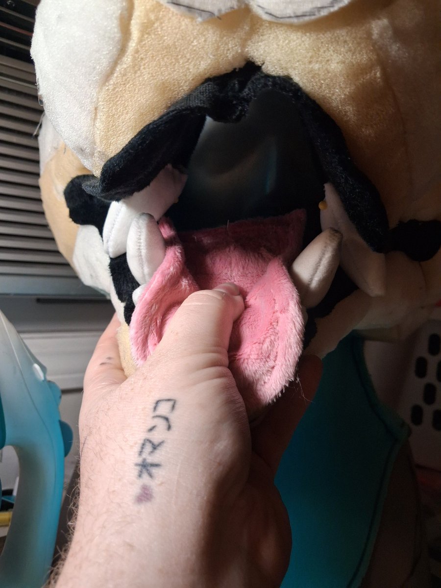 softer_bug's tweet photo. I'm such a whore for a fursuit maw 😩😩🥴🥴 https://t.co/azrzT3INmb