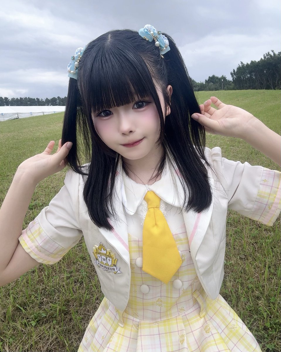 ito_heroines's tweet photo. #超NATSUZOME2026 DAY2ありがとうございました🍧🩵
早い時間だったけどライブみにきてくれてありがとう♡特典会初めまして方がいて嬉しかったです！とっても楽しい2日間でした！暑いから体調には気をつけていとと夏過ごそうね☀️ https://t.co/FbSRAp1tiF