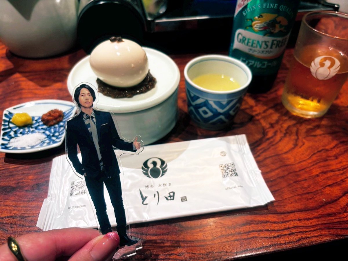snosno88's tweet photo. 昨日は福岡PARCOのSnowManパネル展に行って来ました！！
夕飯は先月から予約してた水炊き🍲を家族4人で食べて帰りましたぁ‼︎
ここの水炊きといえば山P‼︎ https://t.co/n4gJXCzbR9