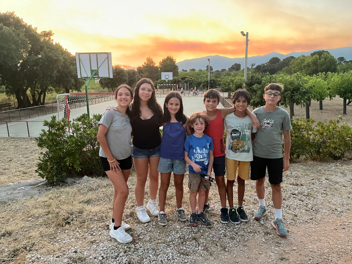hemofilia_cat's tweet photo. El dia dels espies va donar molt de sí. Quin grup ho va endivinar? El guayador se sabrà l'útlim dia, encara queden moltes proves!
@hemofilia_cat
@HemostasiaStPau
@Hemato_Vhebron
@SJDbarcelona_ca
@wfhemophilia
@salut https://t.co/9onVKd21rz
