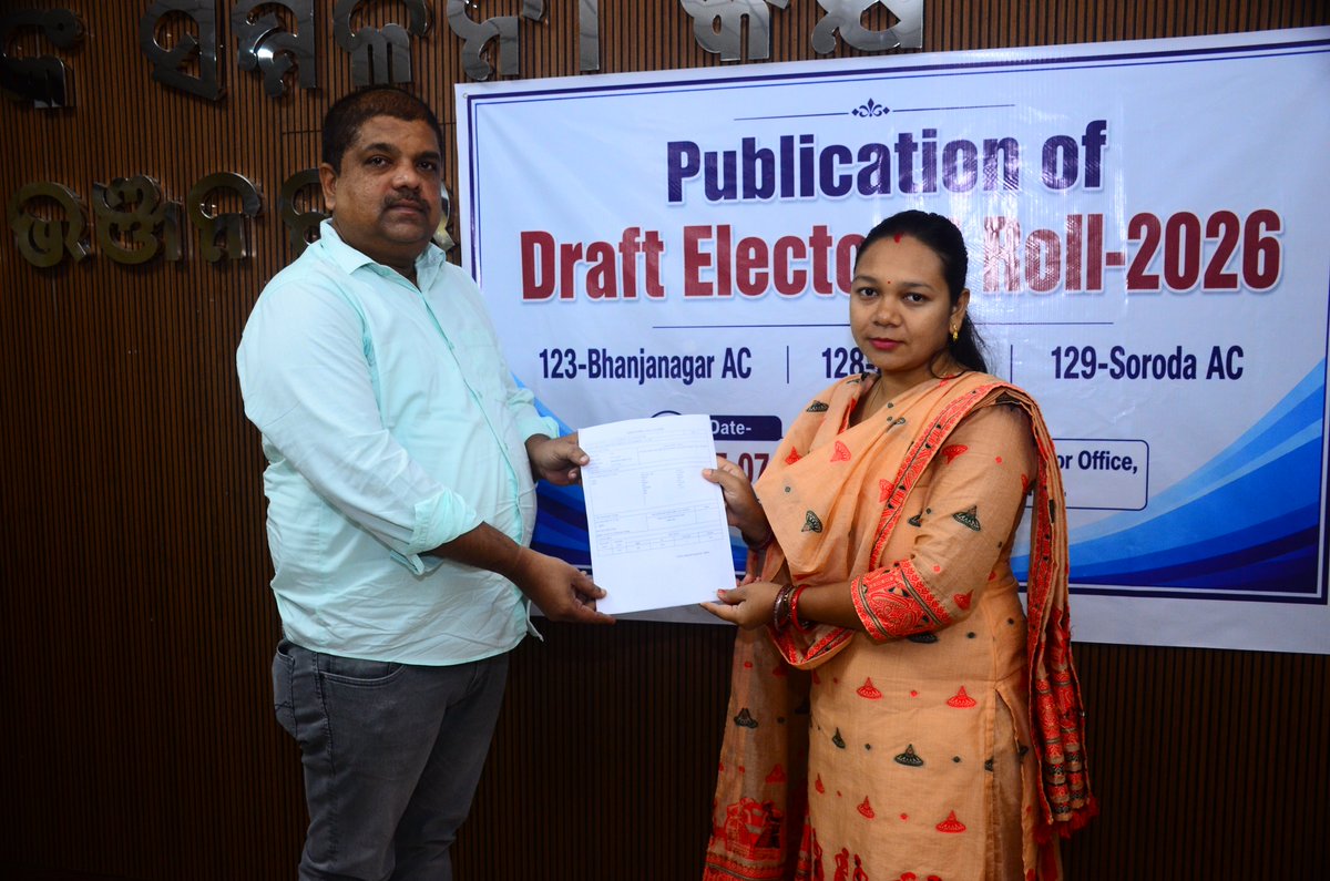 sdmbnj's tweet photo. Publication of Draft Electoral Roll of 128 Aska AC in presence of ERO and representatives of recognised political parties and meeting on ongoing SIR 20026 activities.
@Ganjam_Admin 
@OdishaCeo 
@ECISVEEP https://t.co/WcLLqibUkc