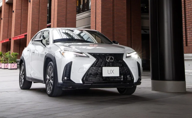 PruebasCoches_'s tweet photo. 199 CV, etiqueta ECO y desde 41.750 € en España.
El Lexus UX 300h 2026 ajusta su fórmula híbrida con más potencia, menos emisiones y una ventaja fiscal clave.
https://t.co/J6jeuAX6qg
#LexusUX #Lexus #SUV #Híbrido #Coches #Automoción #PruebasCoches @Lexus @LexusSpain https://t.co/Al8ywagw0Y