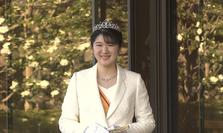12_1_iron_opal's tweet photo. 天皇ご一家を敬愛する私達国民から、
皇后陛下と敬宮様に
「永久日本ジュエリーベストドレッサー賞」
を差し上げたいです💖👑✨

※ちなみに皇族女性で、このお二人だけ今までティアラやネックレスを新調されたことがありません。 https://t.co/yof8QIf0KK