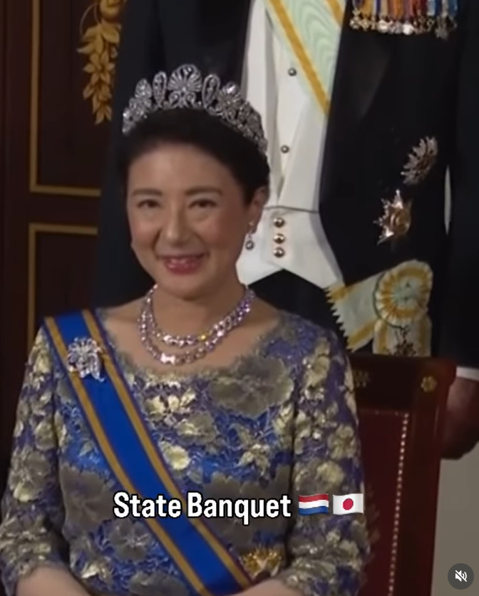 12_1_iron_opal's tweet photo. 天皇ご一家を敬愛する私達国民から、
皇后陛下と敬宮様に
「永久日本ジュエリーベストドレッサー賞」
を差し上げたいです💖👑✨

※ちなみに皇族女性で、このお二人だけ今までティアラやネックレスを新調されたことがありません。 https://t.co/yof8QIf0KK