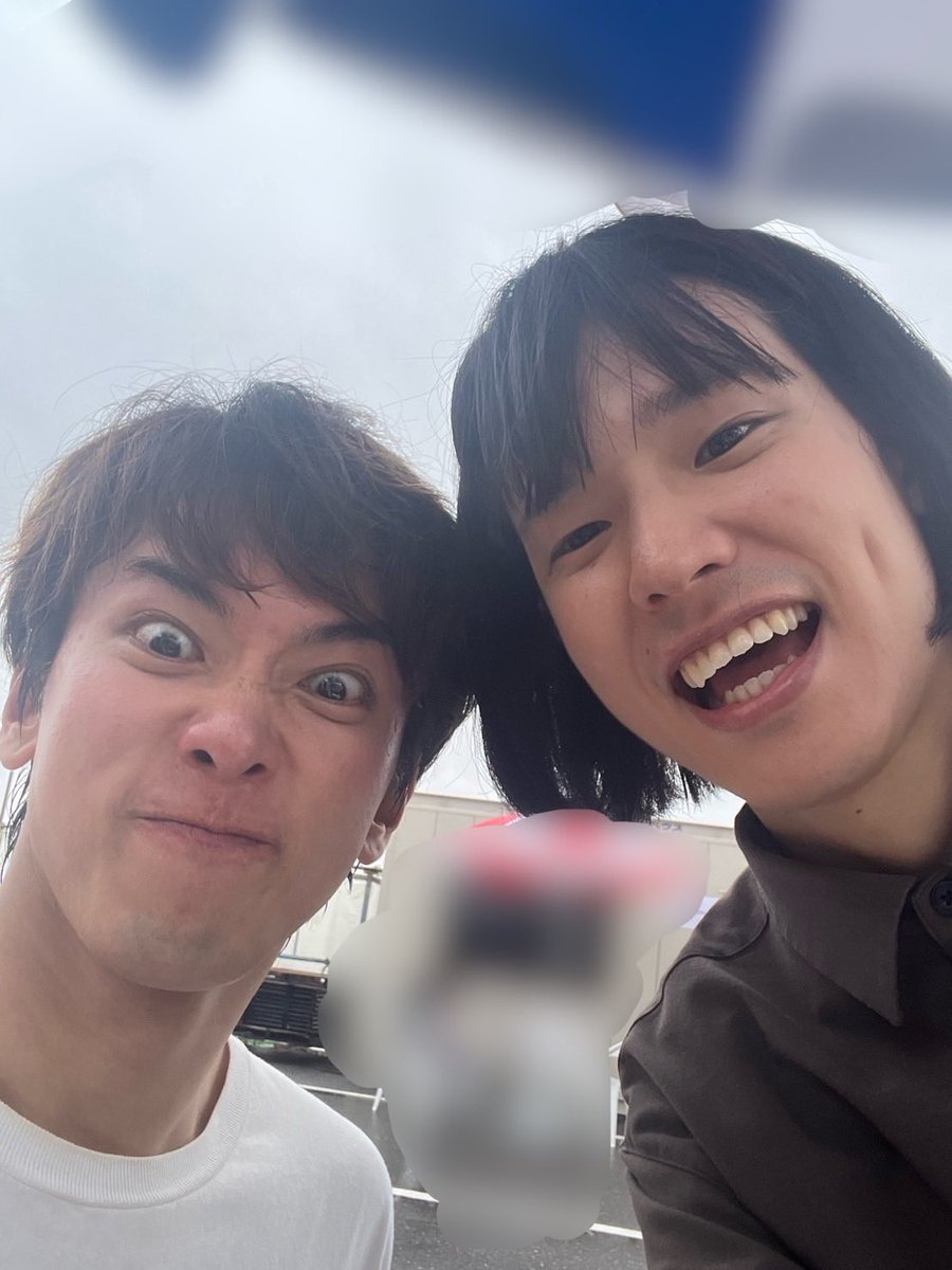 monaki_official's tweet photo. やっほ〜！おヨネです☺️

本日は鈴鹿サーキットにて開催された「8FES！」に出演させて頂きました！！🛞🏍️
お足元の悪い中ご来場頂いた皆様、ありがとうございました！🥳

8時間耐久ロードレースの開幕を観覧させて頂きました...！バイクのレースを間近で見るのは初めてだったので、レース場の匂いや音、疾走感や風など、飛び込んでくる感覚全てが新鮮でした...！😳
そしてライブにも沢山の方々にお越し頂き、とても嬉しかったです！雨が降る中だったので、風邪をひきませぬように...🤧☔️

P.S. 近日フェスに出演させて頂ける機会が多かったのですが、それぞれのフェスに特色があり面白かったです...！⭐️