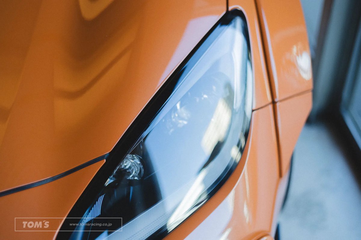 tomsracing's tweet photo. TOM'S TOKYO SHOWROOM
━━━━━━━━━━━━━━━━━━
TOM'S Complete Car Gallery
『TOYOTA GR86 TSS WIDE BODY』
━━━━━━━━━━━━━━━━━━

圧倒的な存在感。

走り出した瞬間に、
走ることへの純粋な歓びが蘇る。

この車と、まだ見ぬ景色へ。

※『TOYOTA GR86 TSS WIDE BODY』はショールーム展示中です。
※展示車両は予告なく変更になる場合がございます。

〇お問合せは下記まで
『TOM'S 東京 ショールーム』
〒135-0091
東京都港区台場2-3-2 台場フロンティアビル1F
https://t.co/MNikhDs44l
TEL：03-4400-6640
営業時間 10:00~18:00
※地下「タイムズ駐車場」 有り

#TOMS
#トムス
#GR
#TOYOTA
#トヨタ
#ハチロク
#GR86
#ZN8
#FA24