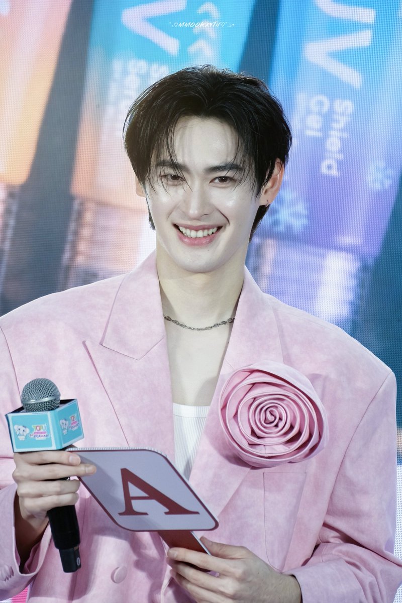 charee_ms's tweet photo. พี่เก้ากับ Joji หล่อทะลุกล้องเลยคับบ😼✨️

KAO X TOFU FESTIVAL
#JOJISunscreenxKAO
꒰ #number_9th | @numberx9th  ꒱⭑.ᐟ https://t.co/rRAjunpbaf