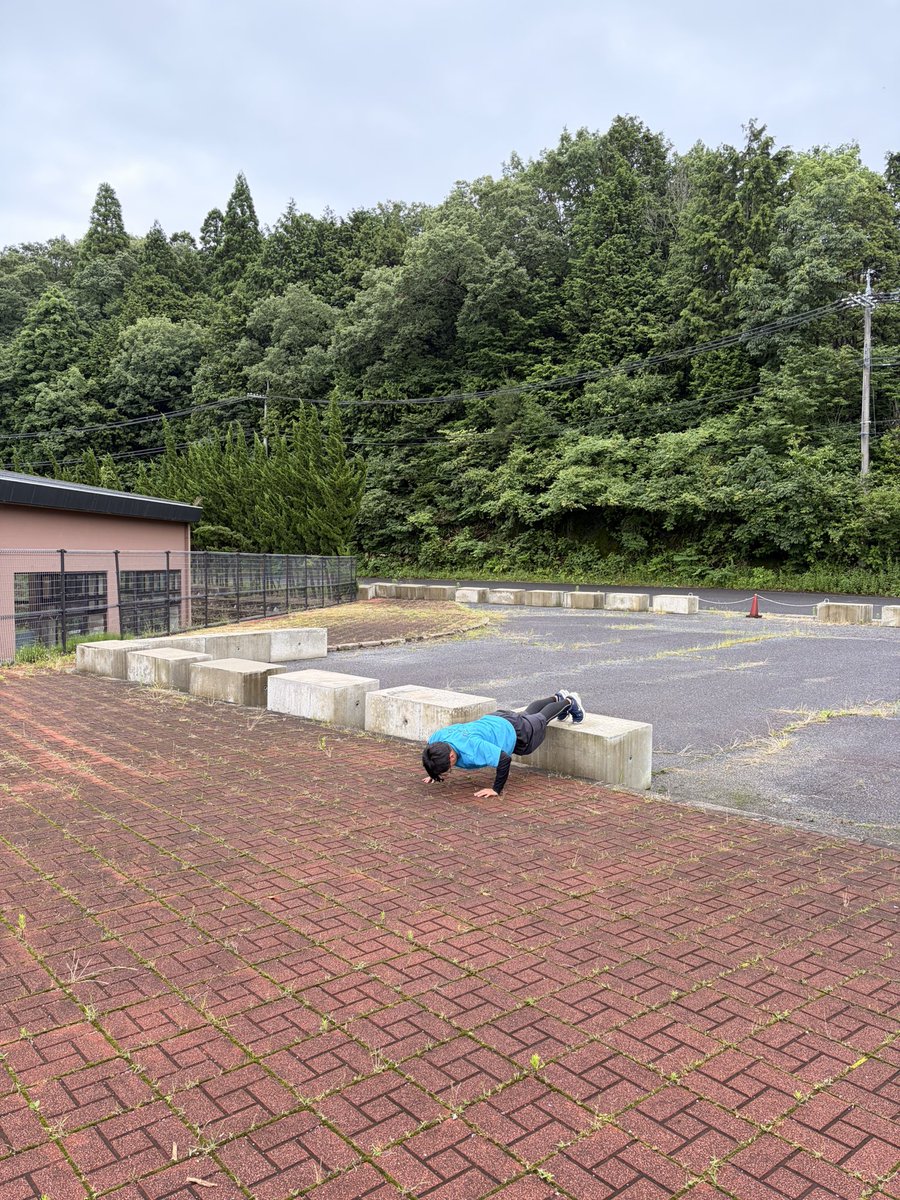 hibba3144's tweet photo. 今日も反省だらけ
86が走りやすそうなコースやったけど
まさかの1脱、、もったいない、
もっと運転の精度上げます😌

あとウチのサービス員は今日も筋トレしてた https://t.co/ofo7etrtwp